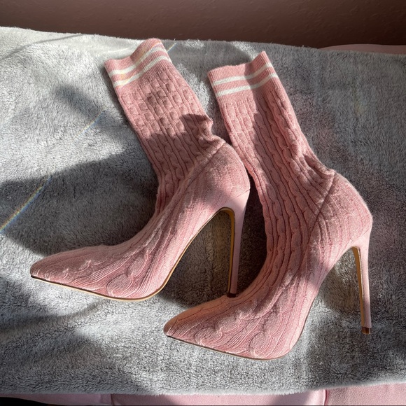Shoes - 💘socks boots💘